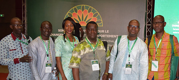 [From left to right: Adama Sanogo (MSH), Seydou Diarra (CARE), Mariam Diakite (IRH), Gahoussou Traoré (CAEB), Boubacar Bocoum (KJK), and Mamadou Coulibaly (Grand Mother Project). Photo credit: André Yallan Sidibé]