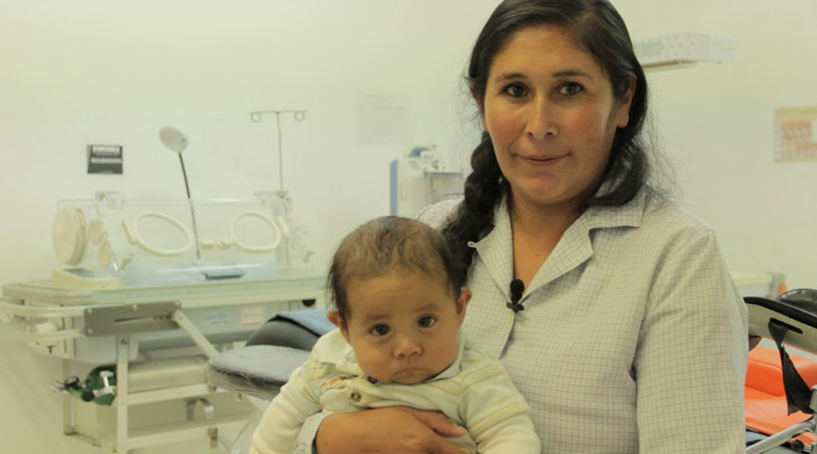[Iginia Badillo deu à luz seu filho no Centro de Saúde Huasca sob os cuidados de estagiárias de obstetrícia apoiadas pelo programa FCI da MSH.] {Crédito da foto: Pablo Romo/MSH}