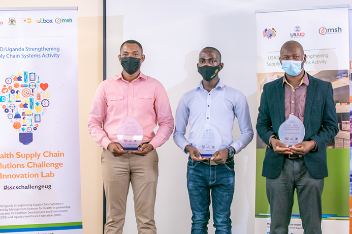 [Die Gewinner der Health Supply Chain Solutions Challenge werden nun mit einem Expertenteam zusammenarbeiten, um ihre Ideen zur Stärkung der Gesundheitsversorgungskette Ugandas zu entwickeln, zu testen, zu überwachen, zu bewerten und schließlich zu erweitern. Bildnachweis: MSH]