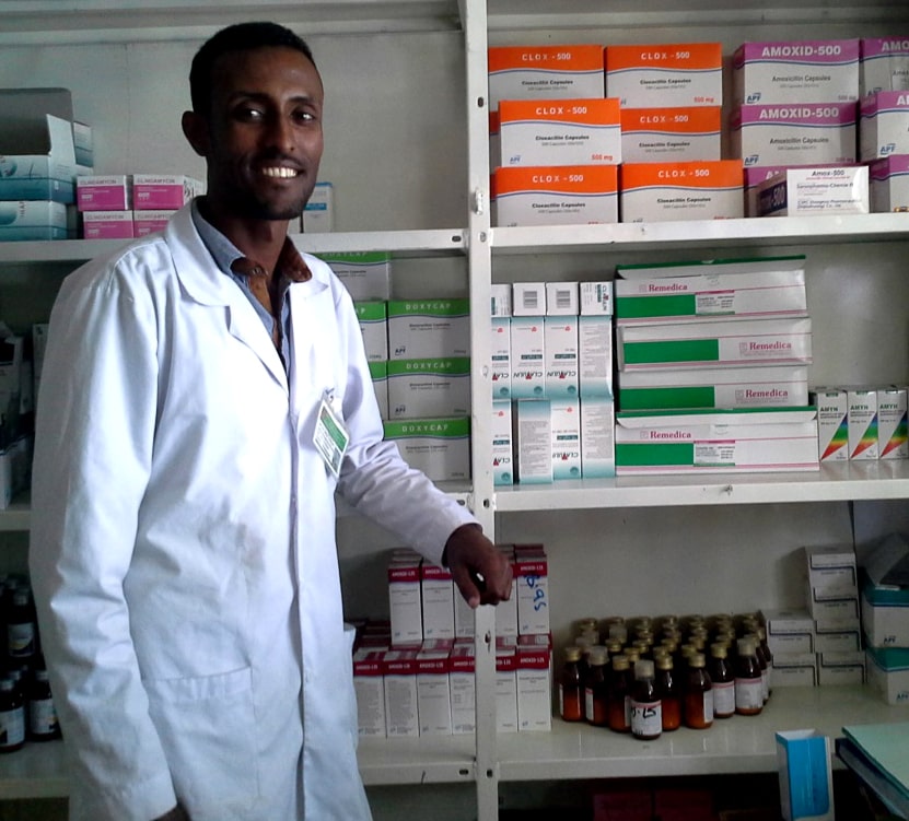Dagnachew Hailemariam, el farmacéutico jefe del Hospital General de Bishoftu en Etiopía, crédito de la foto MSH